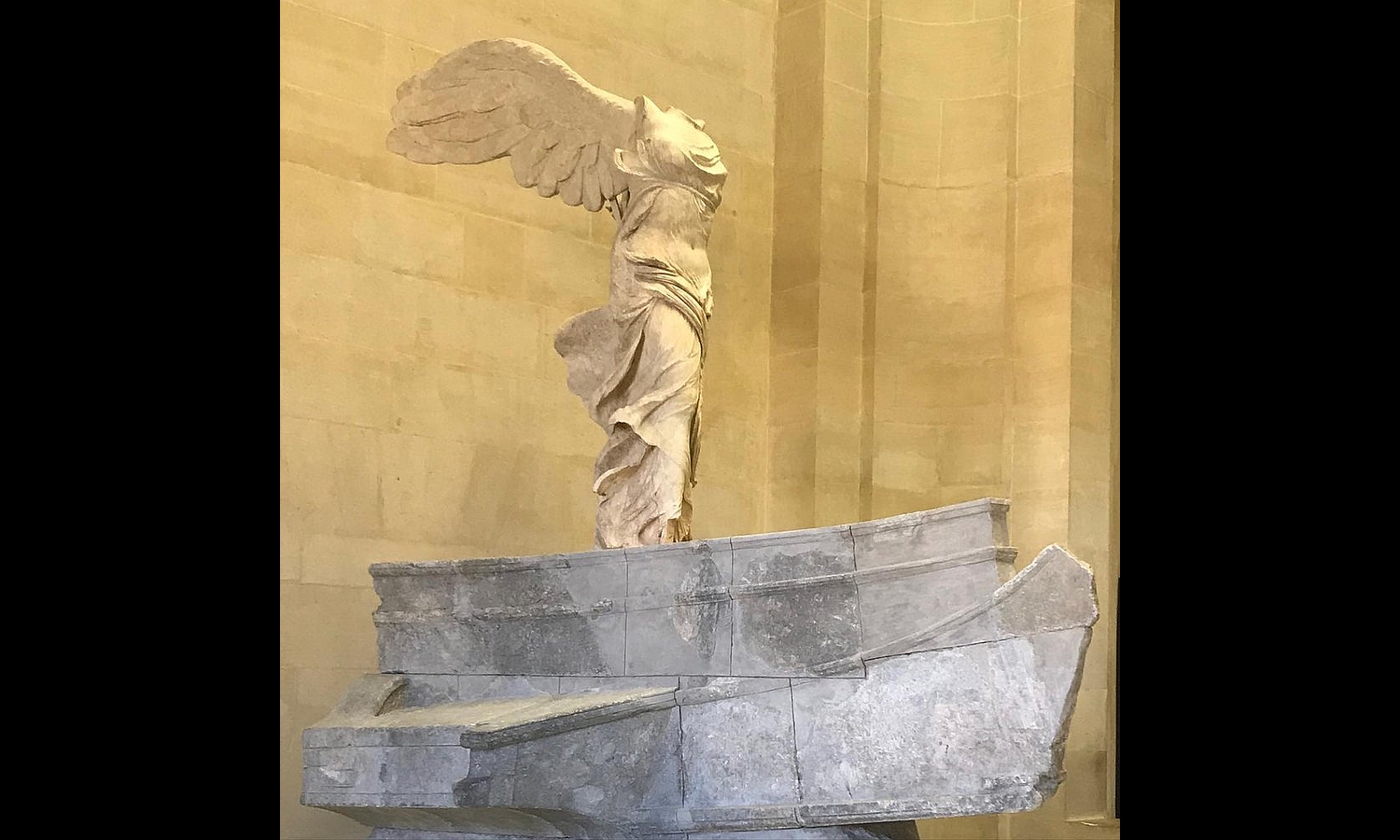 Τhe Nike of Samothrace in the Louvre Museum