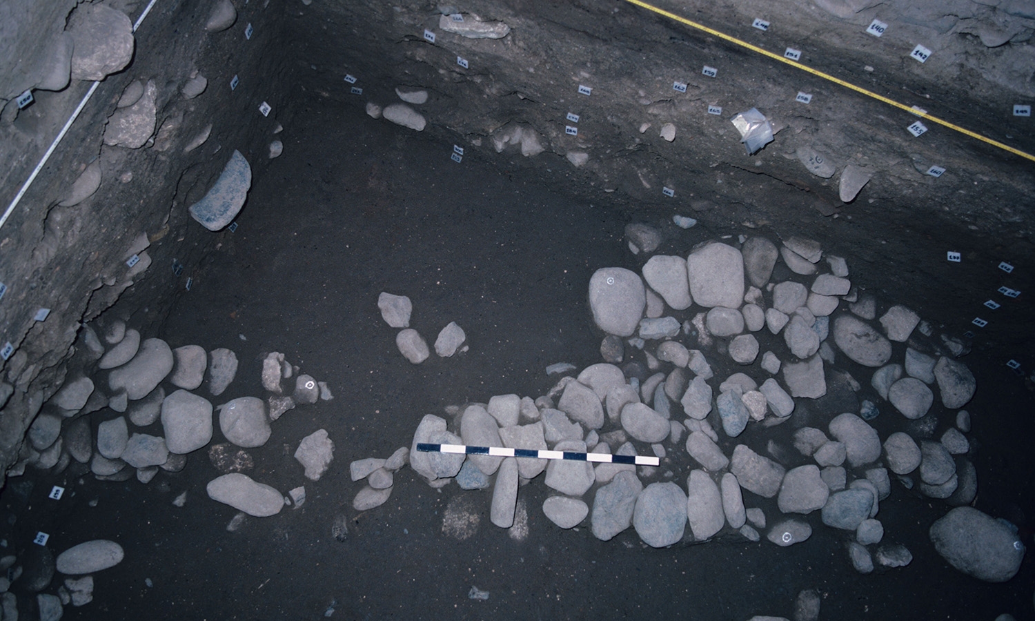 Architectural remains. Late Neolithic (circa 5.500 BC).
