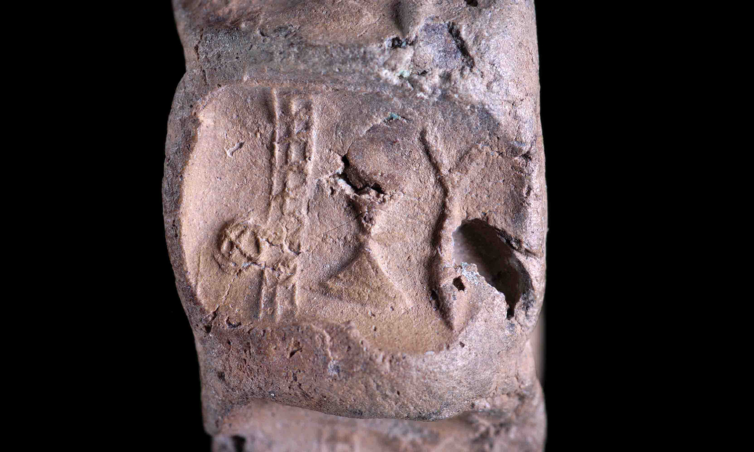 Middle Bronze Age (19th-18th century BC). Clay administrative document associated with the Minoan palace of Knossos.