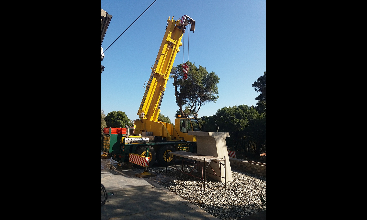 Τransport and placement of the replica